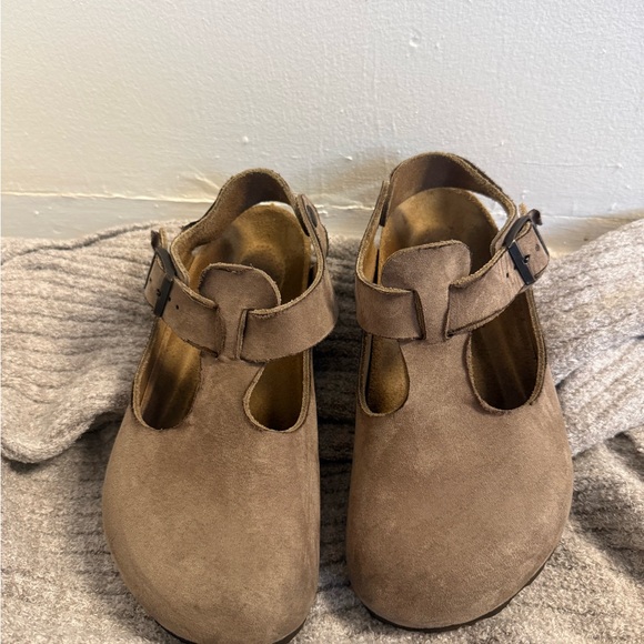 Birkenstock Shoes - Birkenstock Tan Mules with Buckle